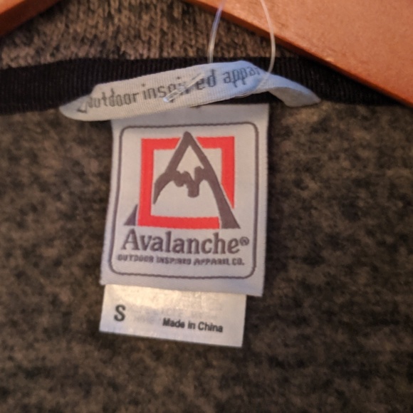 Avalanche Sweater - Picture 3 of 4